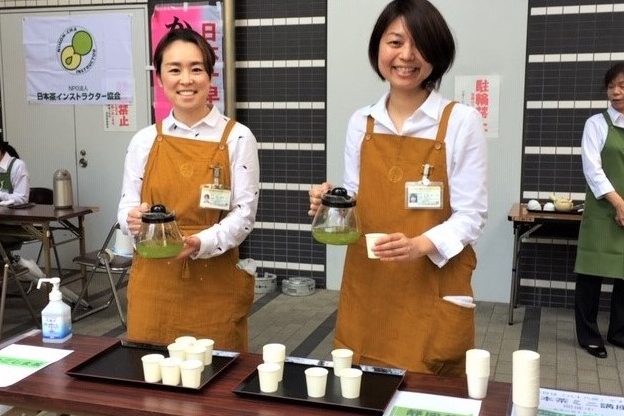 ２種の新茶を飲み比べの写真